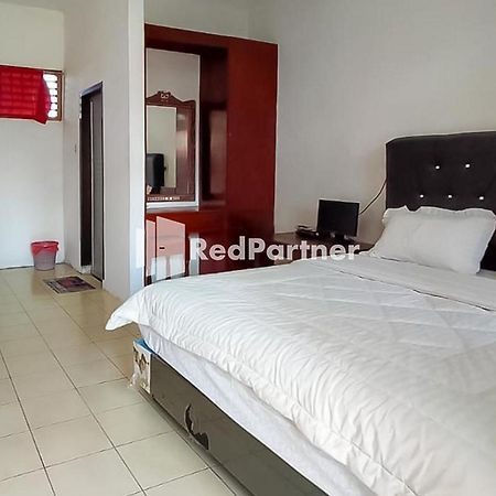 Bernard Guest House & Resto Redpartner Ambarita Dış mekan fotoğraf